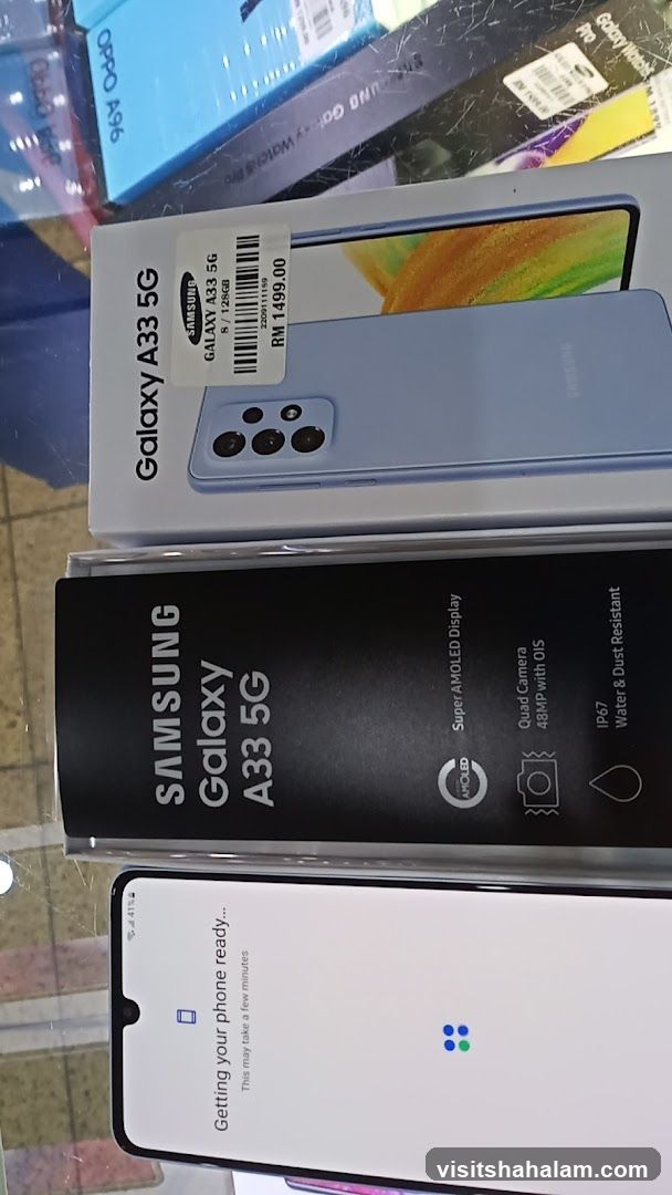 Samsung Galaxy A33 5G Box and Phone
