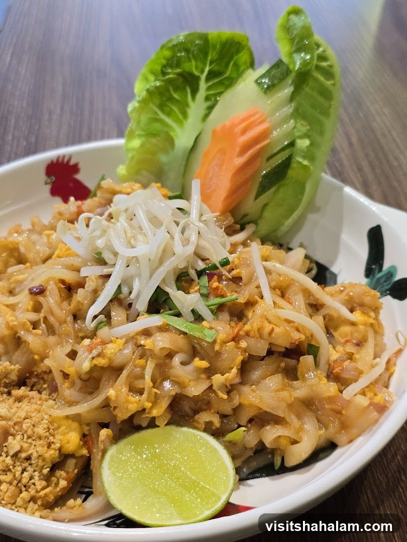 Pad Thai with Garnishes