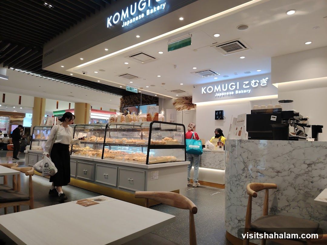Komugi Japanese Bakery Interior