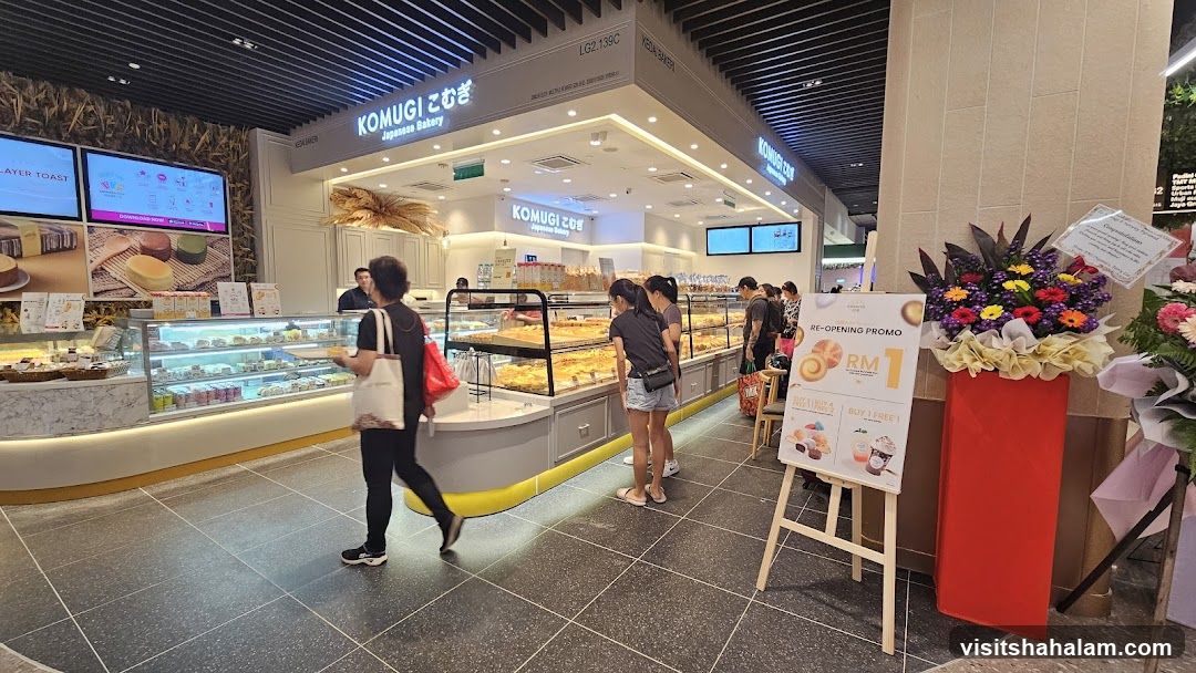 Komugi Japanese Bakery Interior