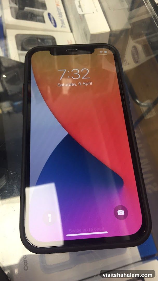 iPhone Lock Screen