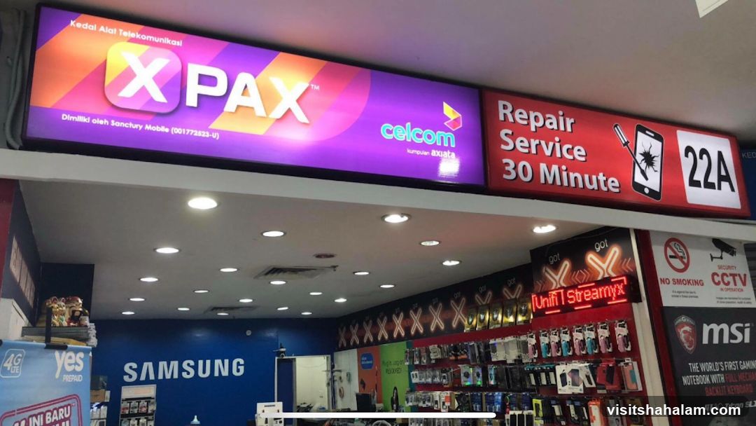 Telecommunications store with signage