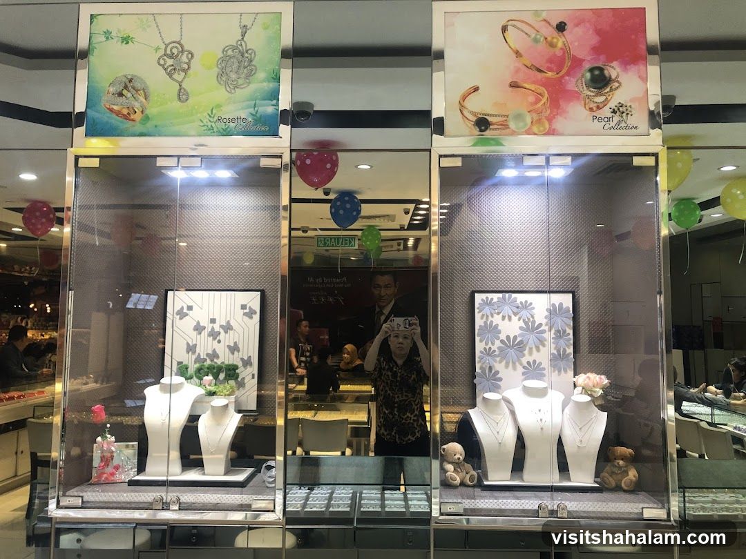 Jewelry Store Display