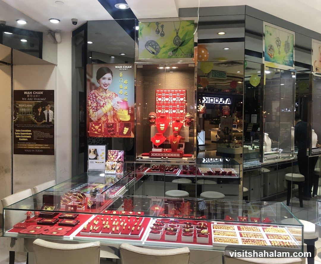 Jewelry Store Display