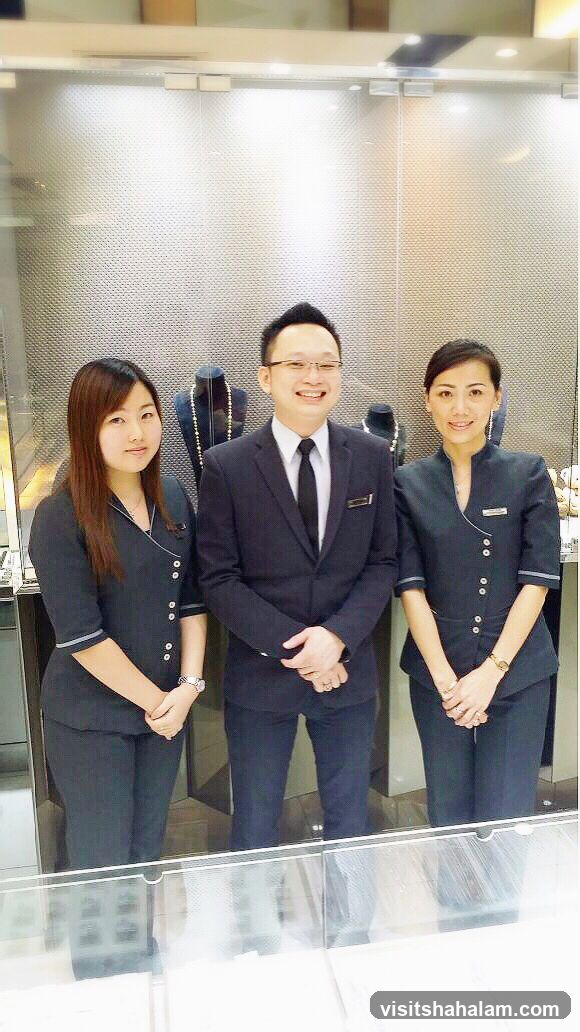 Jewelry store staff