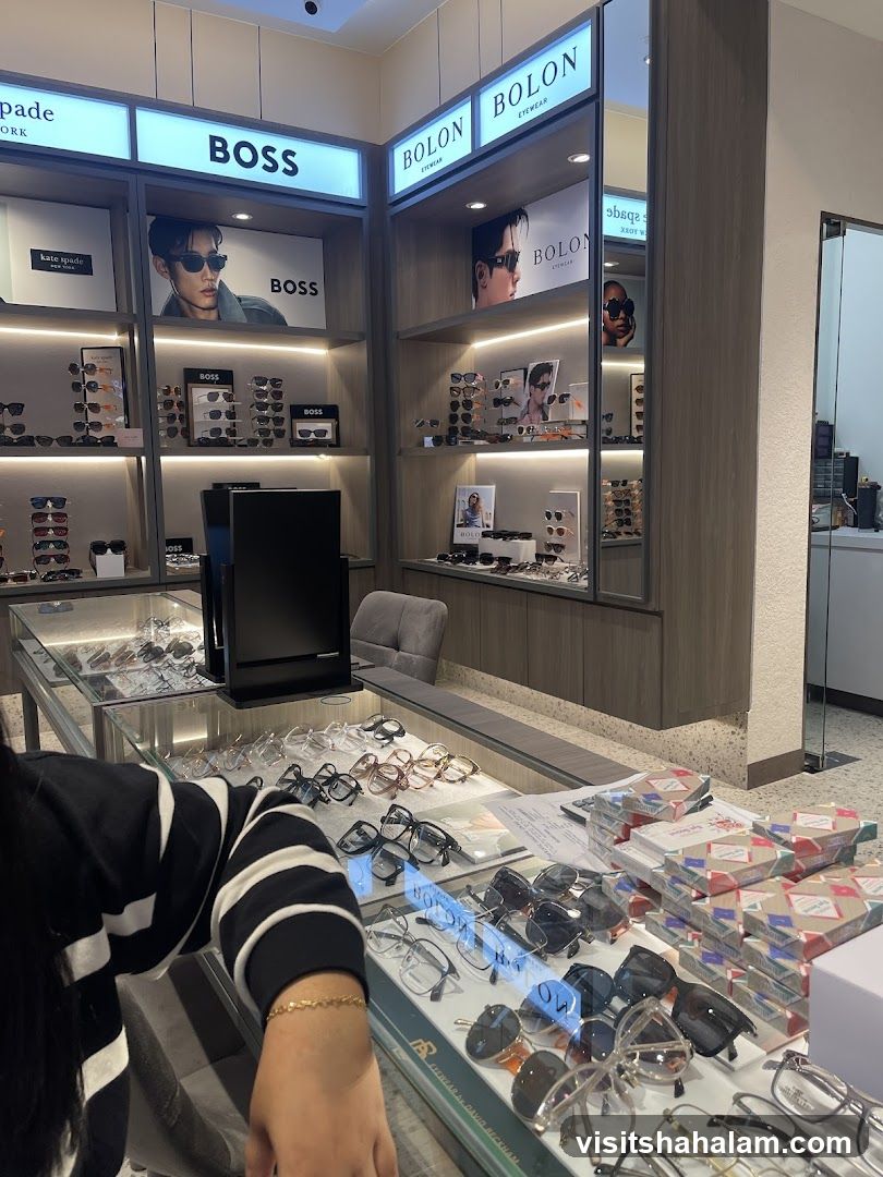 Eyewear Store Display
