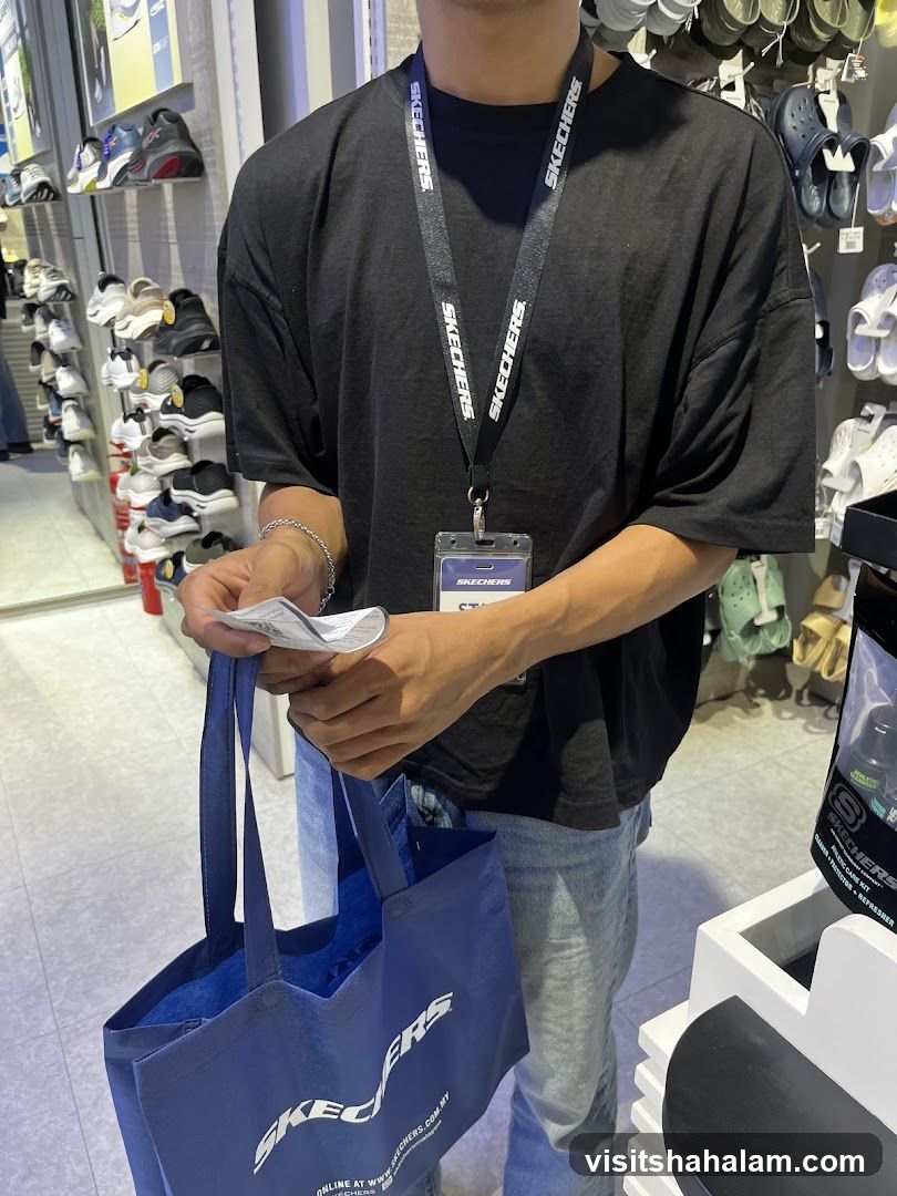 Skechers Store Employee