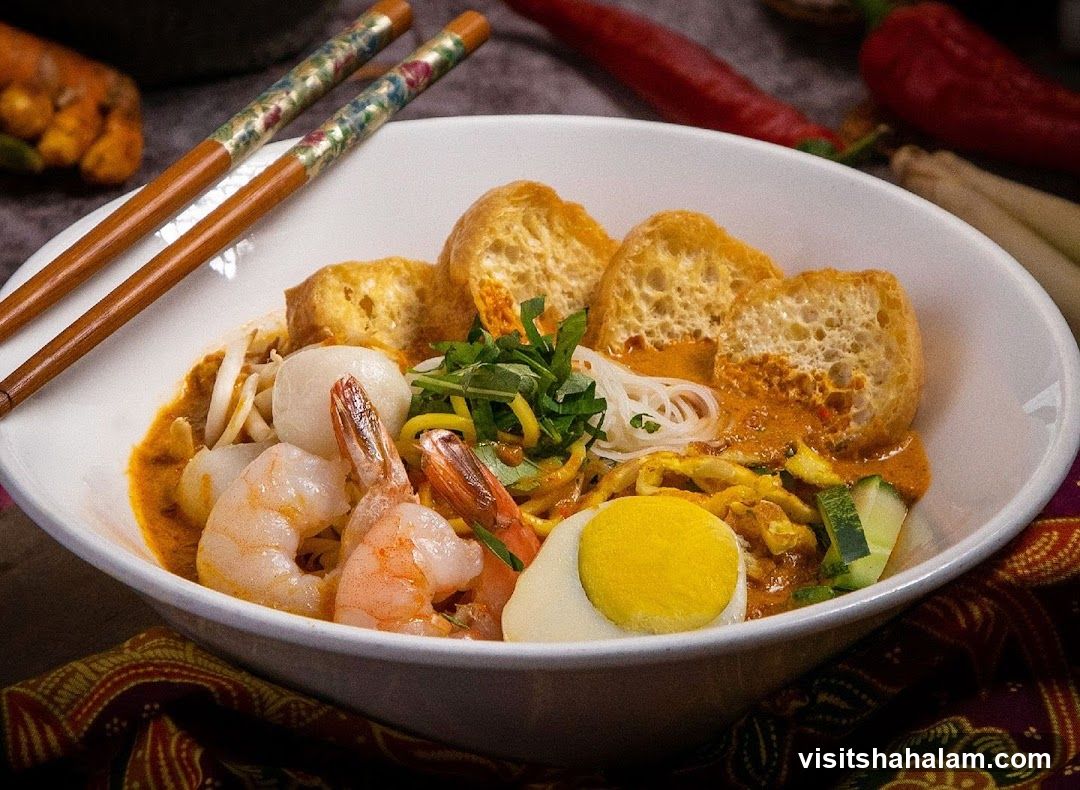 Laksa with Shrimp and Egg