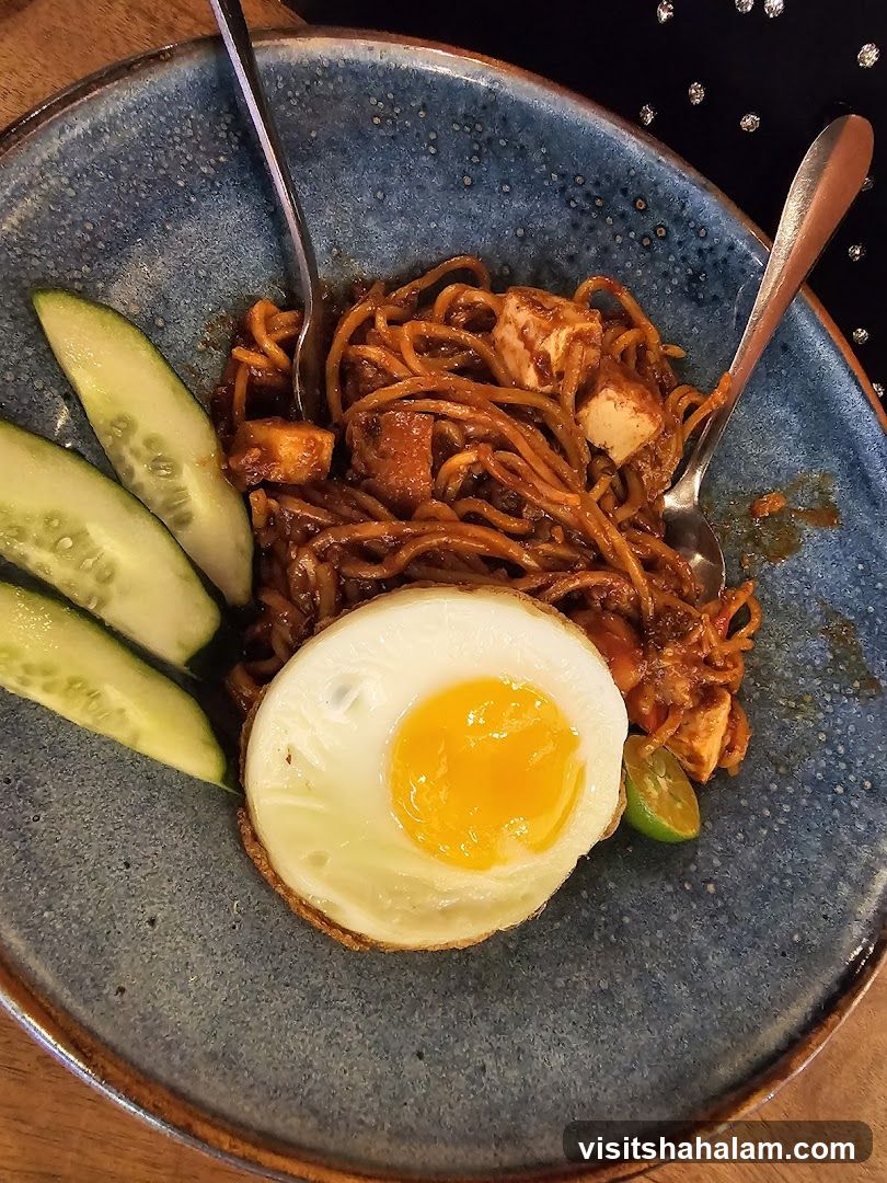 Noodles with Fried Egg and Cucumber