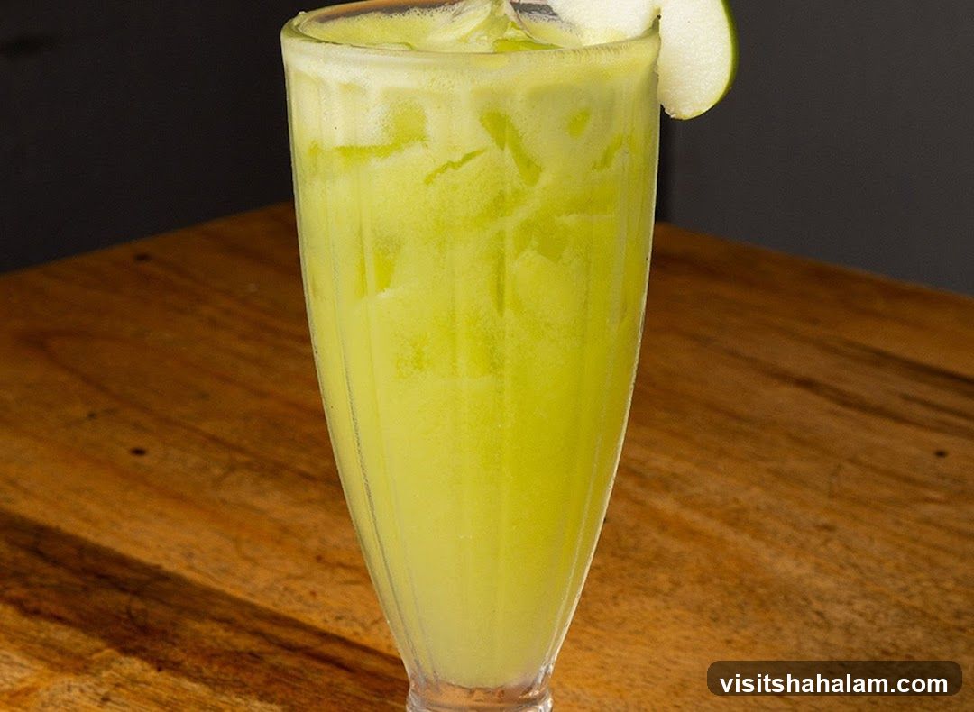 Green Juice with Apple Slice