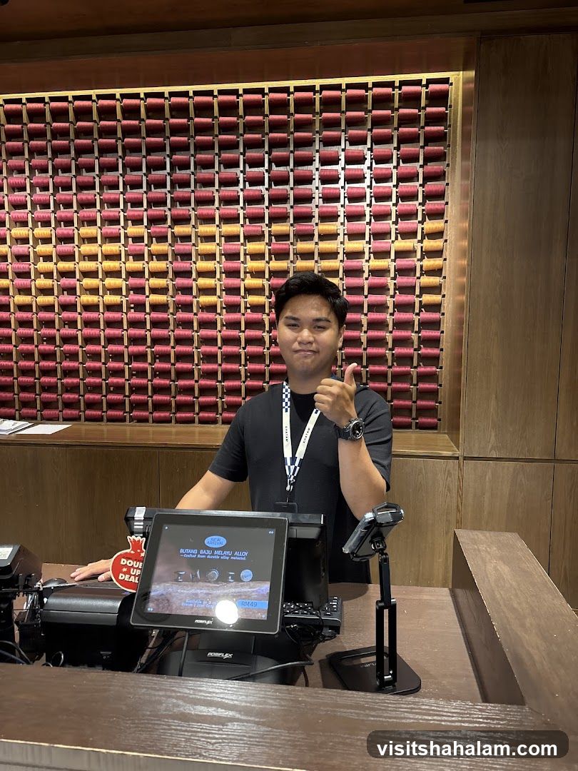 Cashier with Display