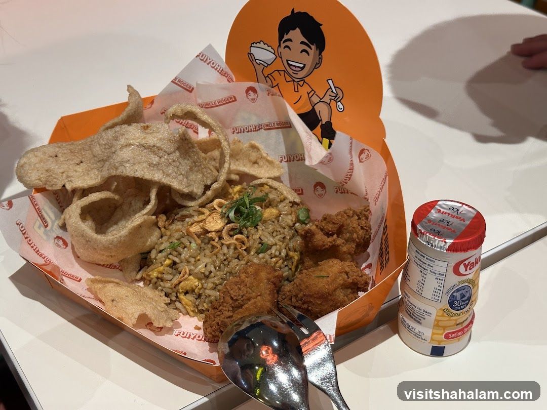 Fried Rice with Chicken and Crackers