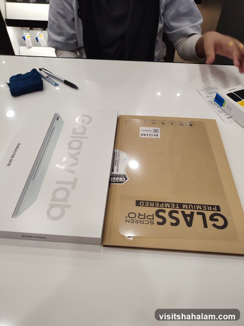 Samsung Galaxy Tab S9 FE and Screen Protector