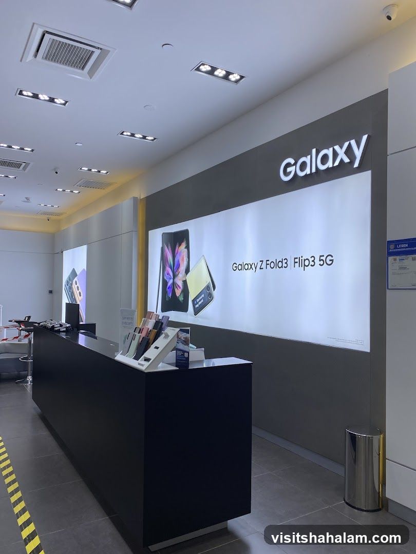 Samsung Galaxy Store Interior