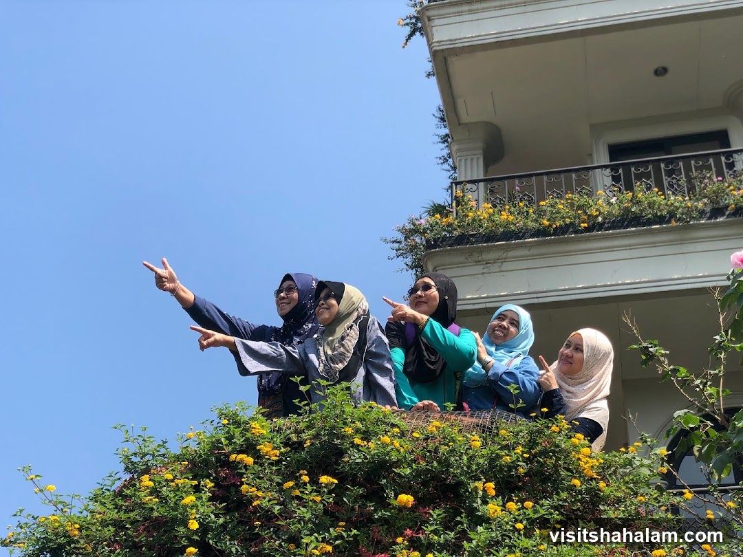 Women pointing at something