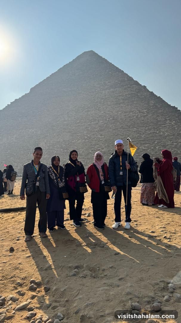 Tourists at the Pyramids