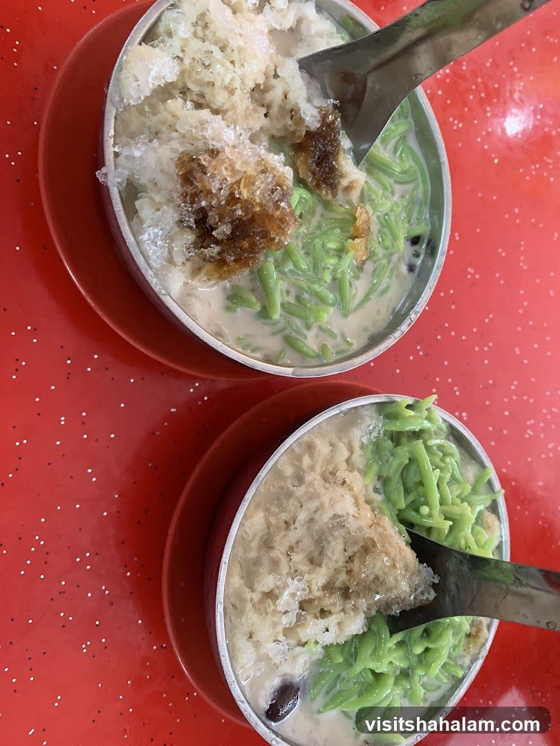 Two bowls of cendol