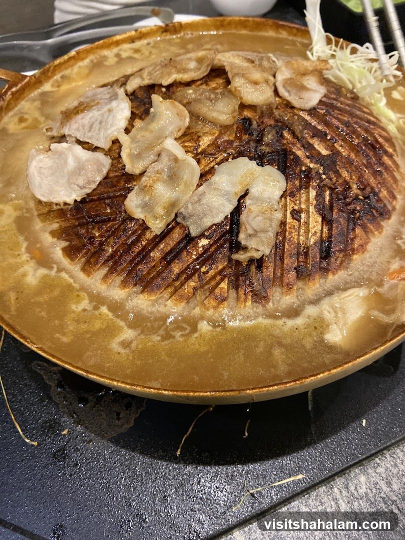 Grill with Meat and Cabbage