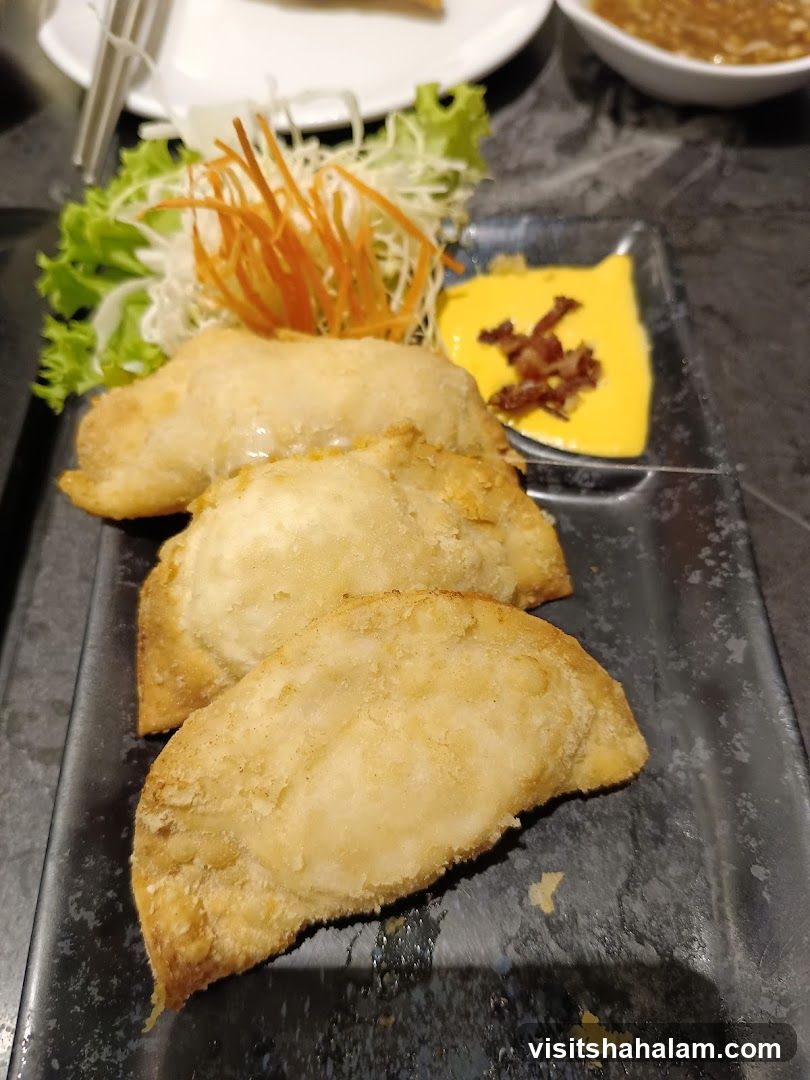 Fried Dumplings with Dipping Sauce