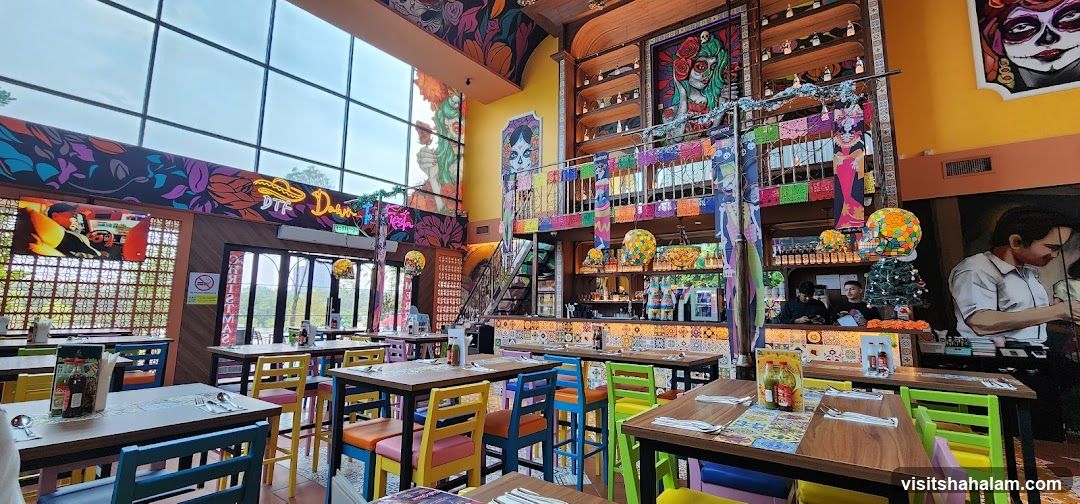 Vibrant Mexican Restaurant Interior