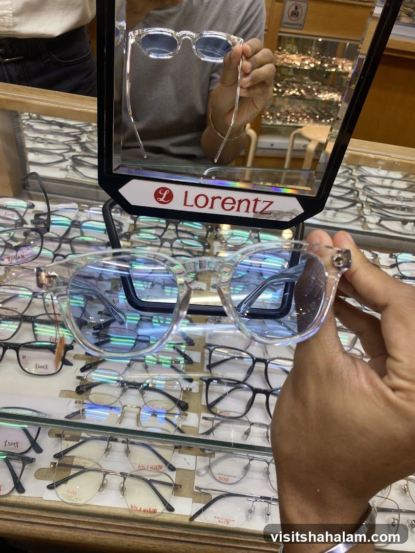 Eyeglasses Display