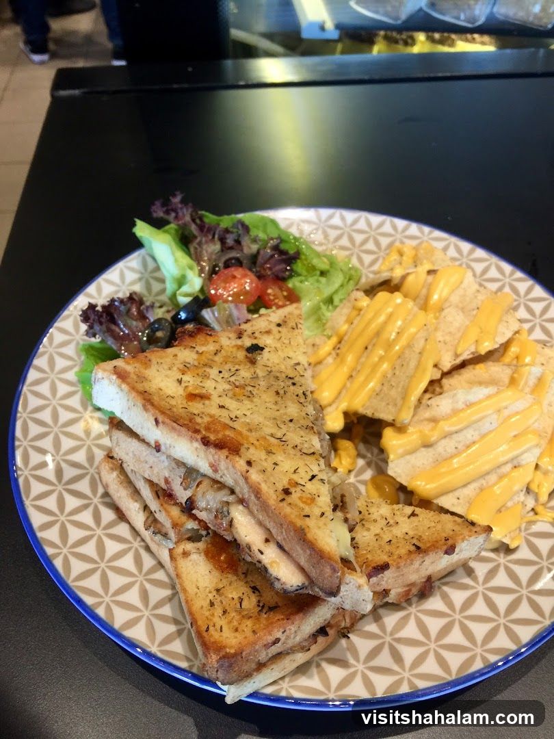 Sandwich and Nachos