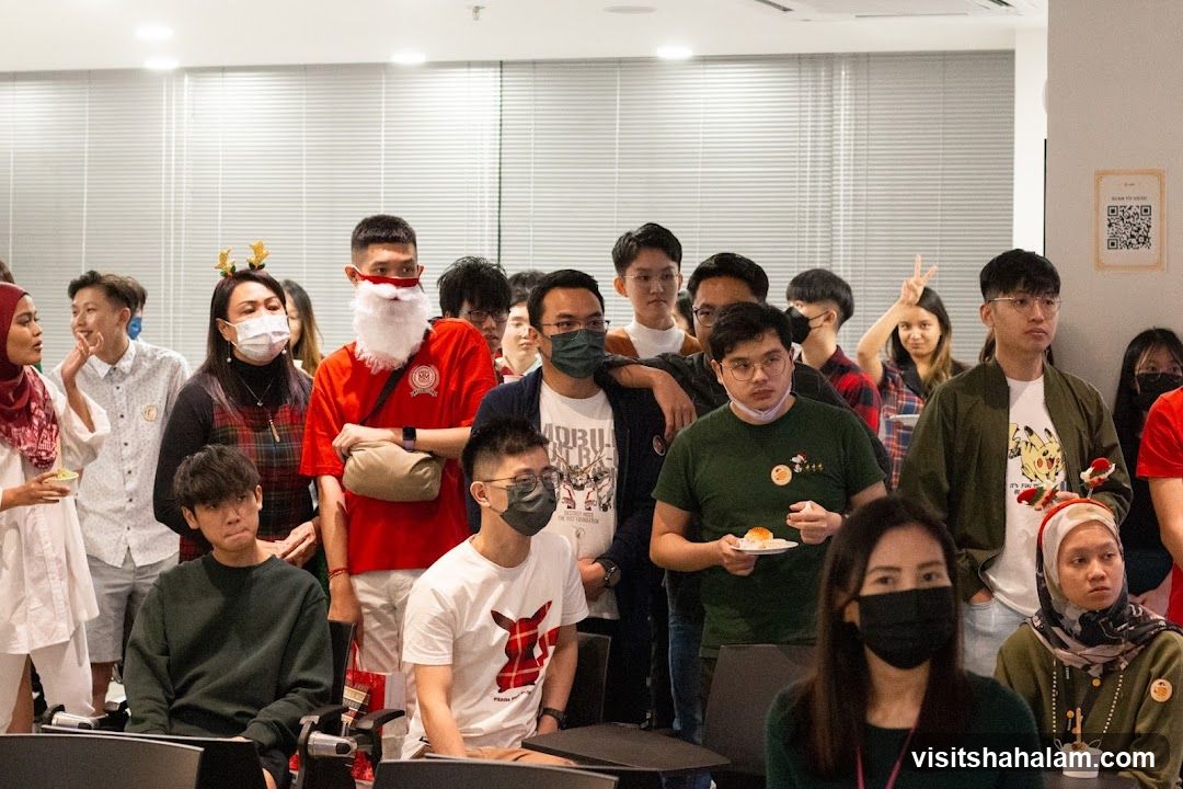People at a gathering