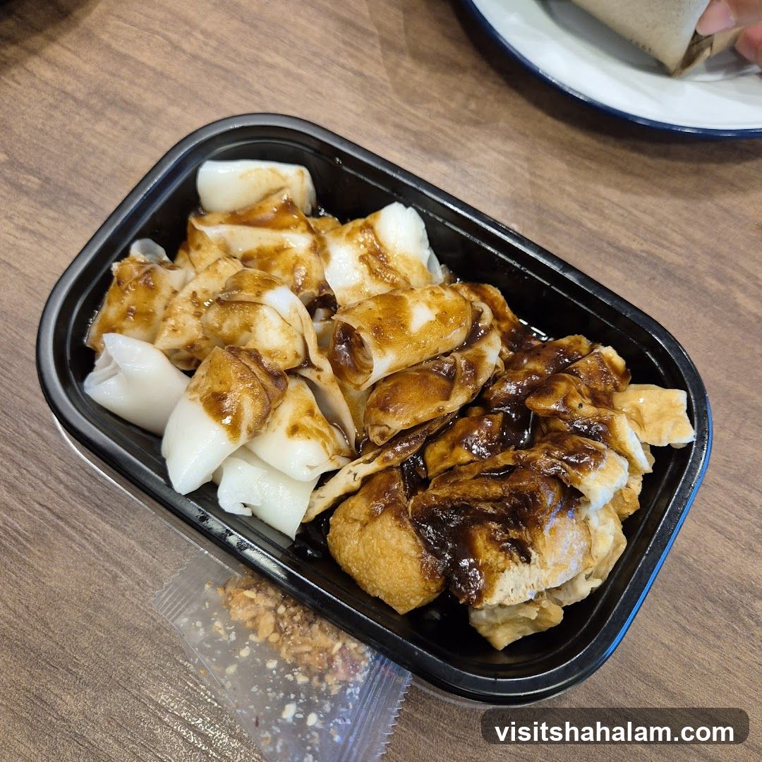 Rice Noodle Rolls with Sauce