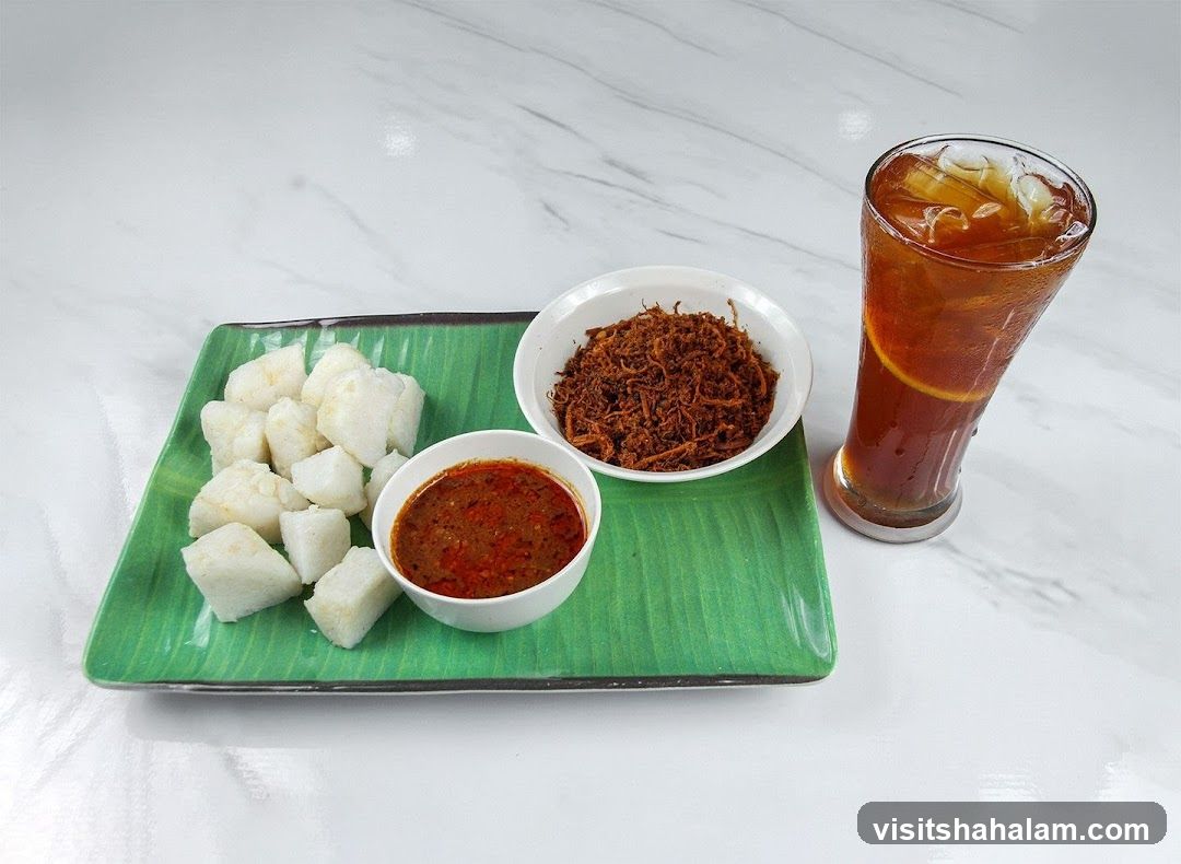Nasi Impit with Shredded Beef and Sauce
