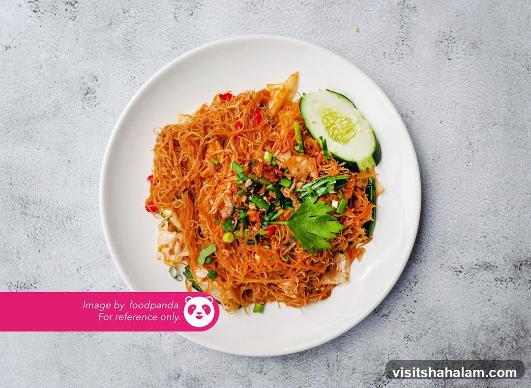 Fried Noodles with Garnish