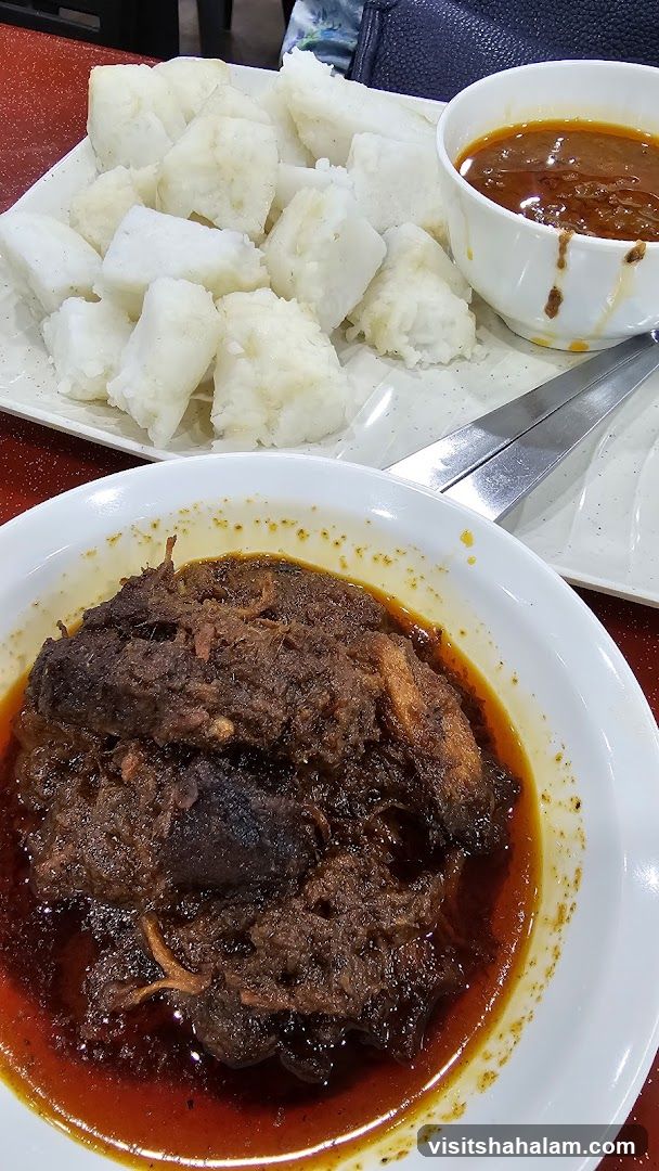 Beef Rendang with Rice Cakes and Peanut Sauce