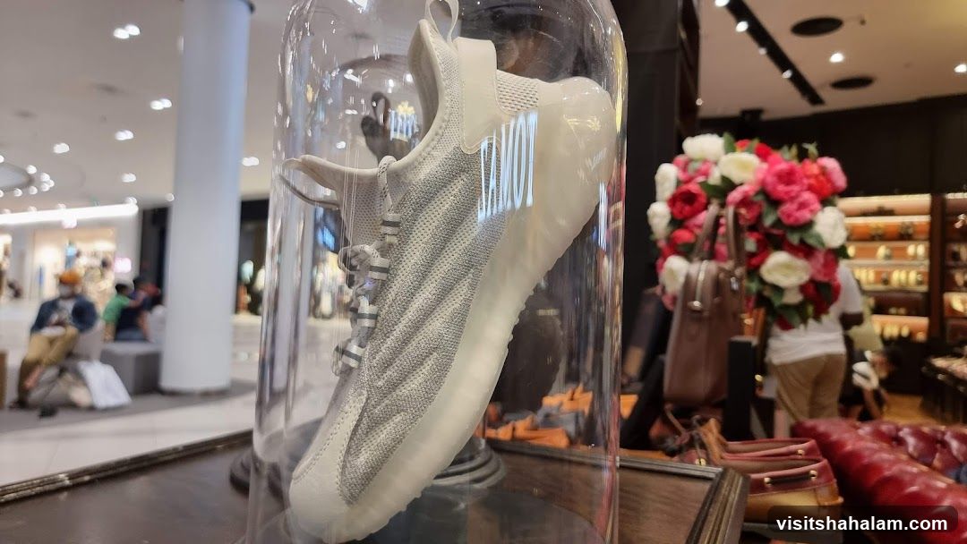 Sneaker Display
