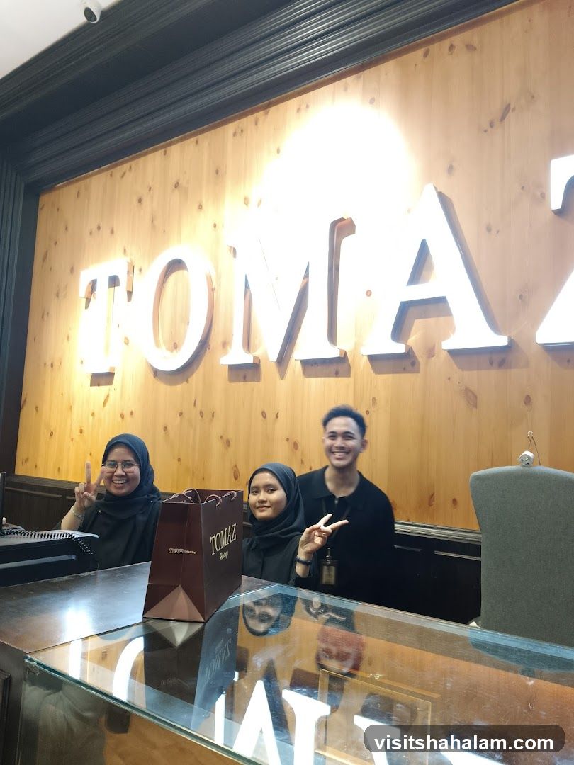 Staff at TOMAZ