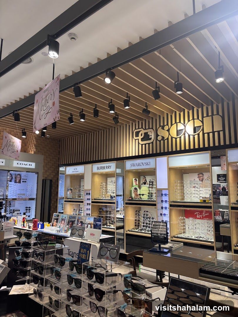 Eyewear Store Display