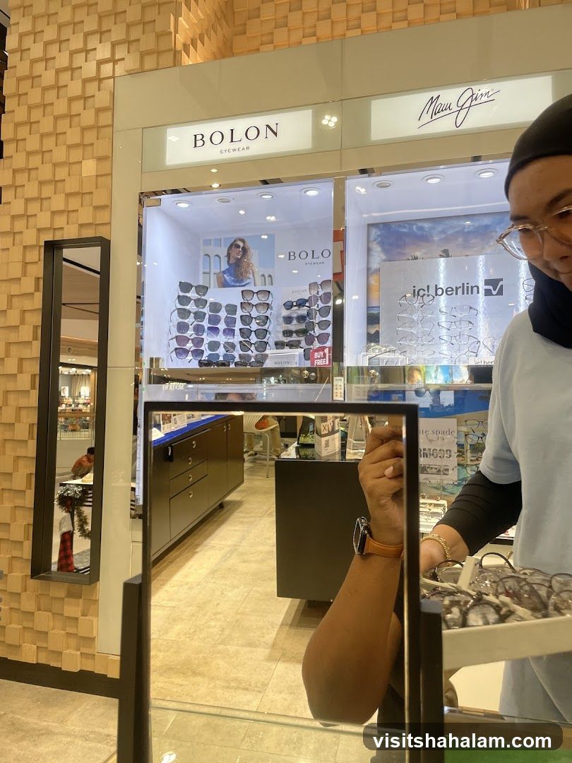 Eyewear Storefront