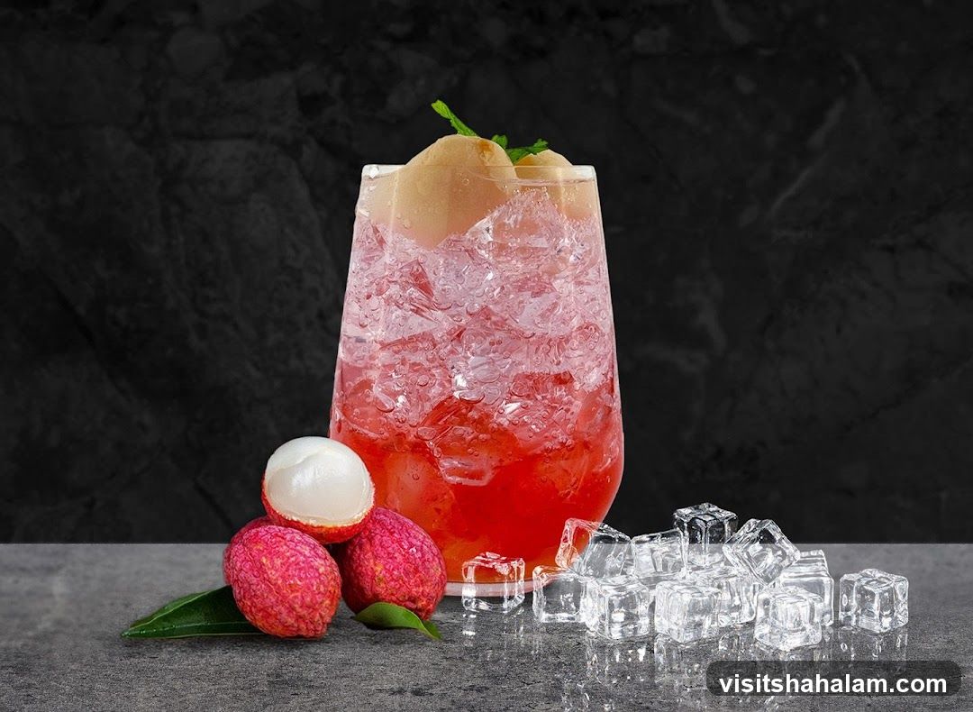 Lychee Drink with Fresh Lychees and Ice