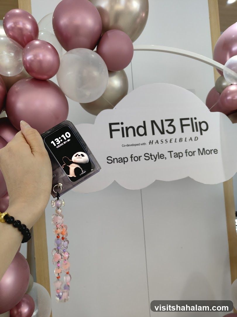 Promotional display for Find N3 Flip