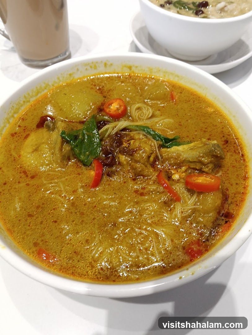 Curry Noodles with Chicken and Chili