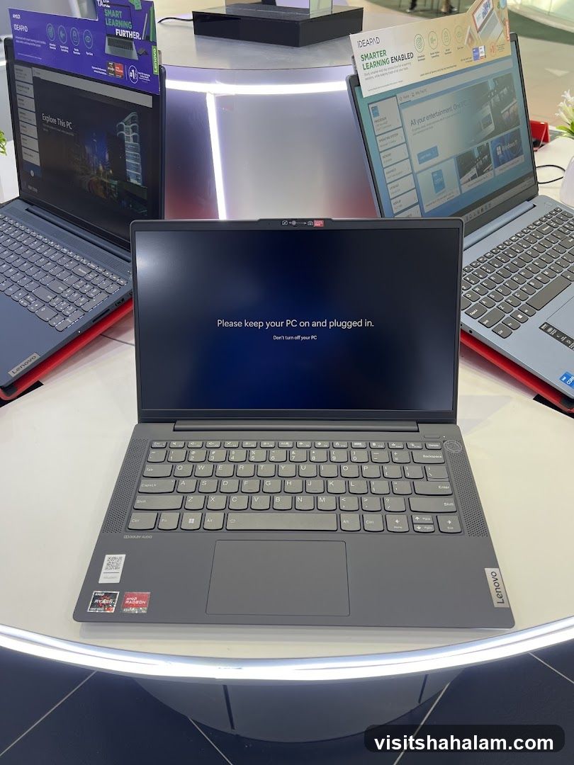 Lenovo Laptops Display