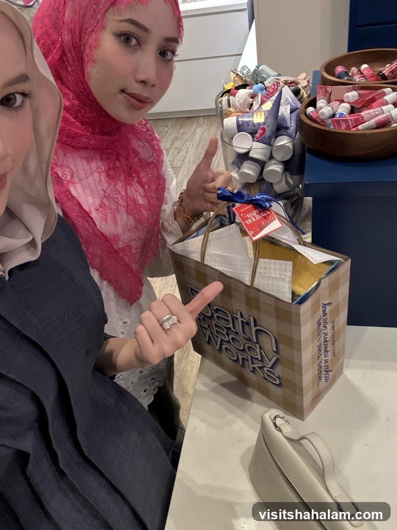 Shopping Bag with Bath & Body Works Logo