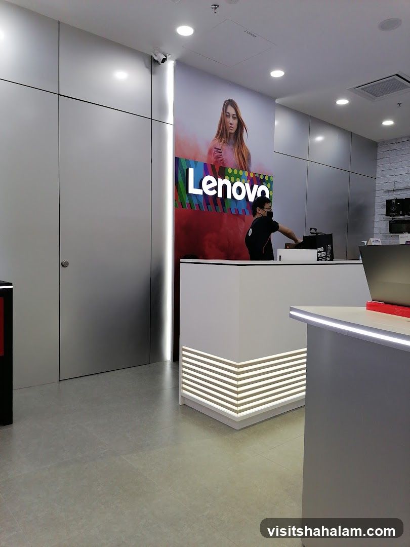 Lenovo Store Interior