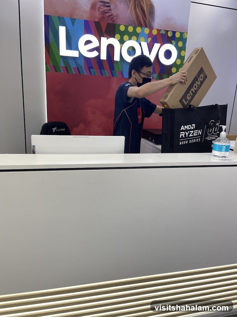 Lenovo Store Display