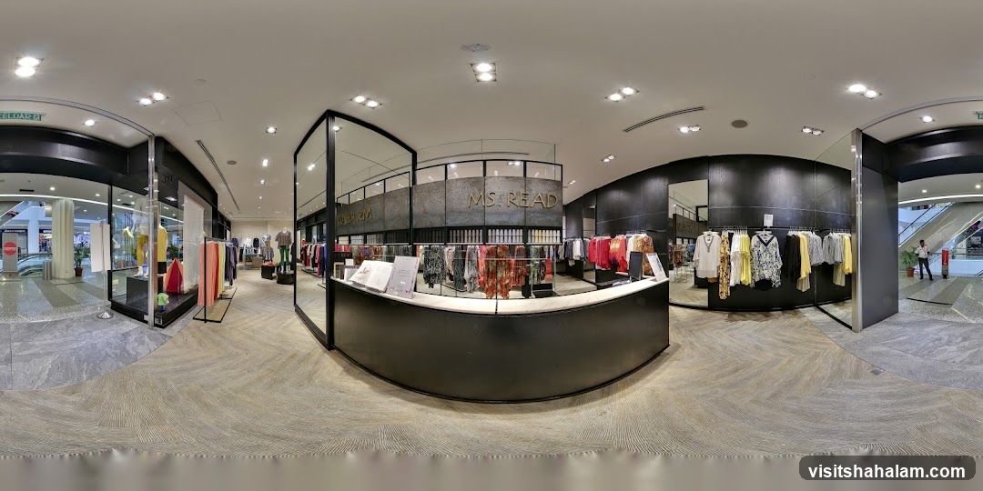 MS. READ Clothing Store Interior