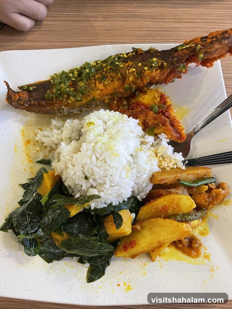Fried Fish with Rice and Vegetables