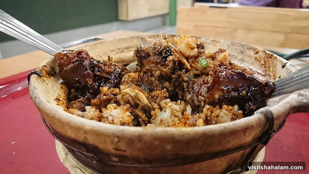 Claypot Rice with Meat