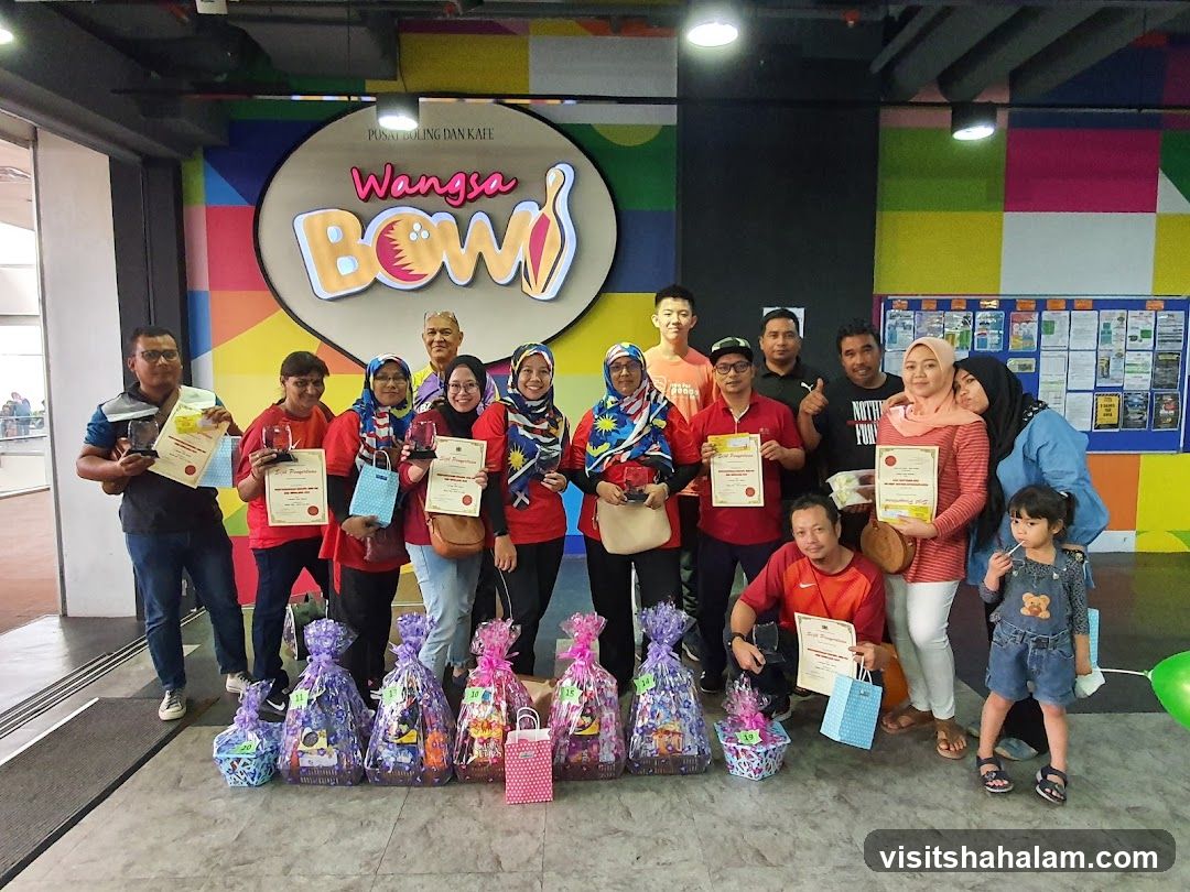Group Photo with Awards and Gift Baskets