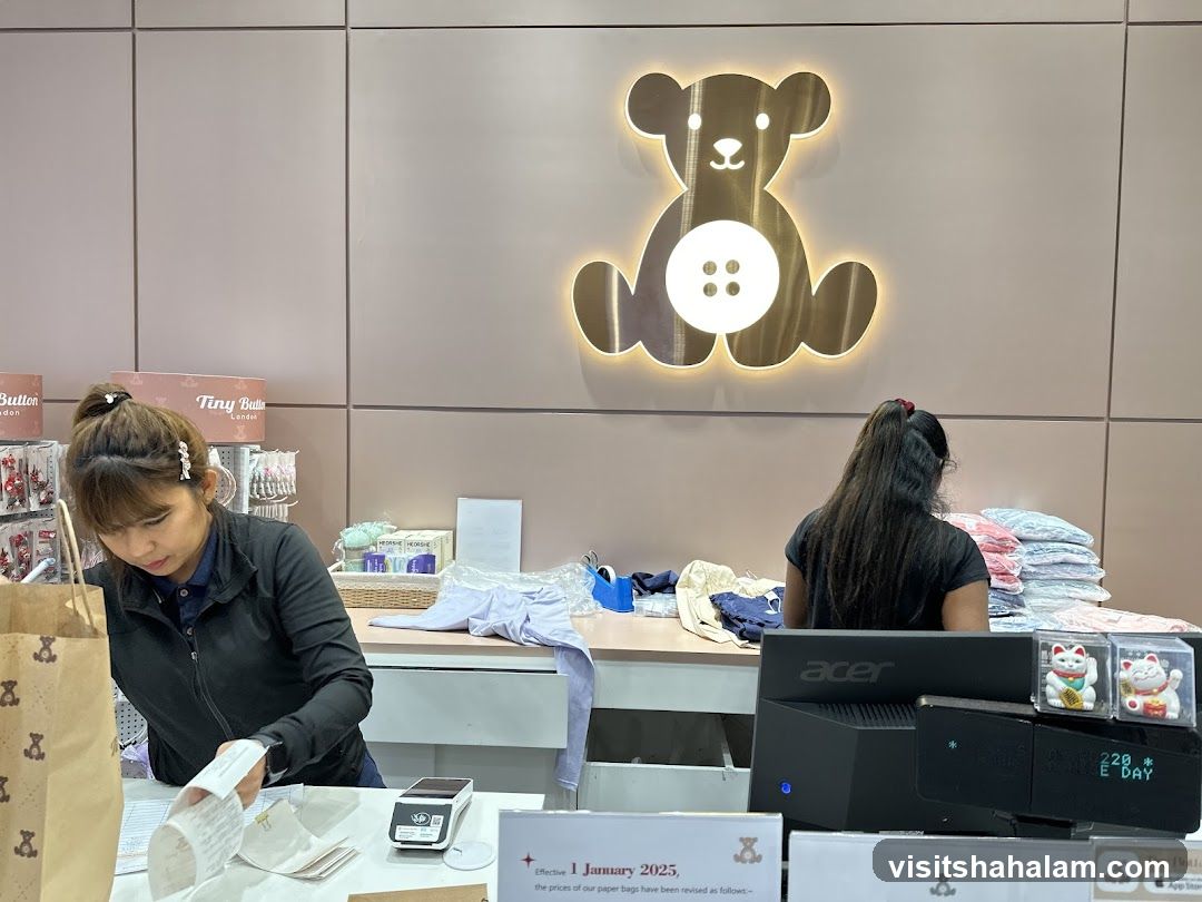 Store Counter with Staff