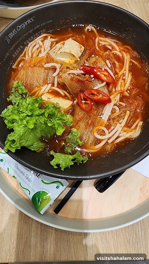 Kimchi Noodle Soup