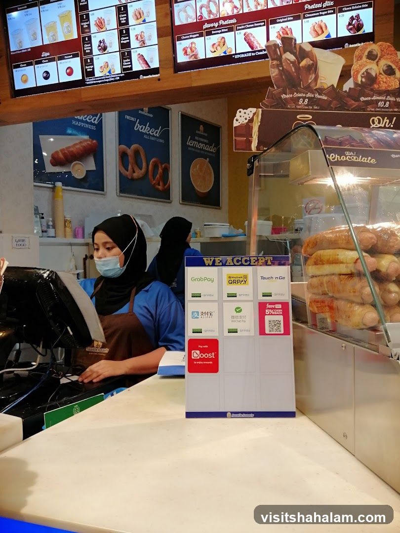 Auntie Anne's Counter
