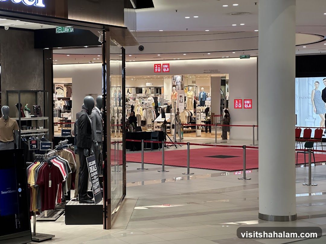Uniqlo Store Entrance